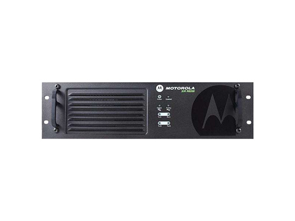 摩托罗拉R8200中继台